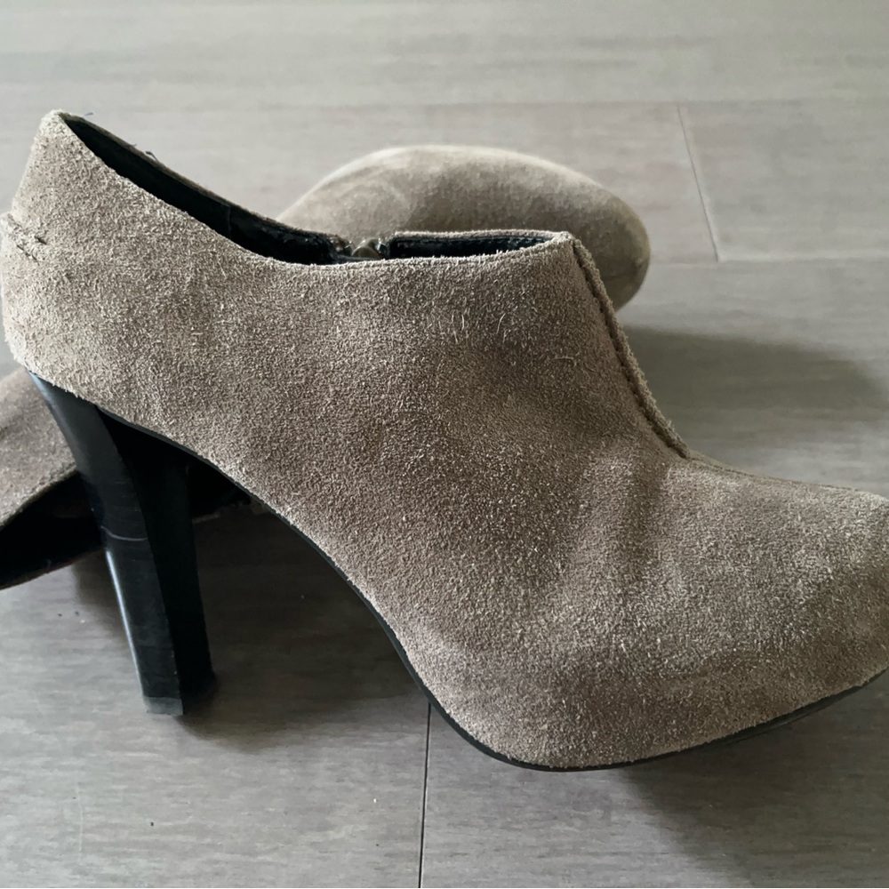 Elegant Tan Suede Women's Heels